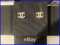 100% Auth Chanel Gold Tone Dore Classic CC Strass Crystal Studs Earrings Small