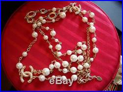 AUTH CHANEL 42L NECKLACE Gold-tone, Oval Embel, Pearls, Stamped, FRANCE