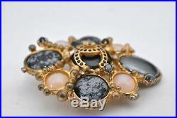 Authentic CHANEL Vintage Pin Brooch Gem Gold Plating Box 84669