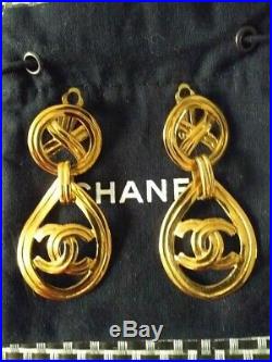 Authentic Vintage 96p XL Chanel Drop Dangling Gold Tone Earrings Clip On CC Logo