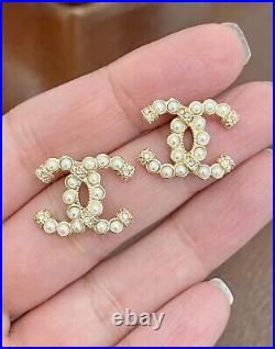 CHANEL CC Pearl Crystal Earrings Gold / M212-2154