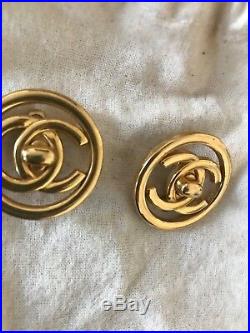 CHANEL Gold Plated CC Logos Vintage Round Clip Earrings