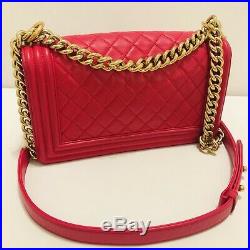 CHANEL LE BOY CROSSBODY FLAP BAG (med) in Diamond-Quilted Fuschia Caviar Leather