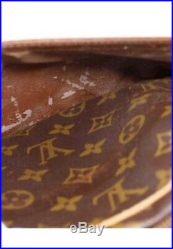 Louis Vuitton Crossbody Pouch Clutch Bag. Optional Generic Gold Chain US Seller
