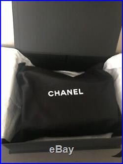 NWT Chanel Medium Chevron Boy Bag Black Caviar