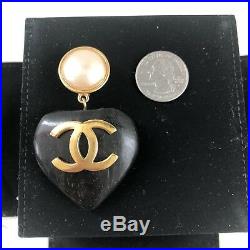 RARE COLLECTOR Chanel CC Logo LARGE Wood Heart Pearl Gold Tone Clip Earrings