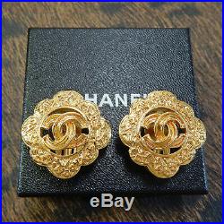 Rise-on CHANEL Gold Plated CC Logos Vintage Flower Clip Earrings #85c