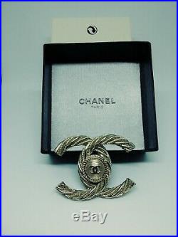 Stamped CHANEL CC Logo Pin Brooch Gold-Tone France